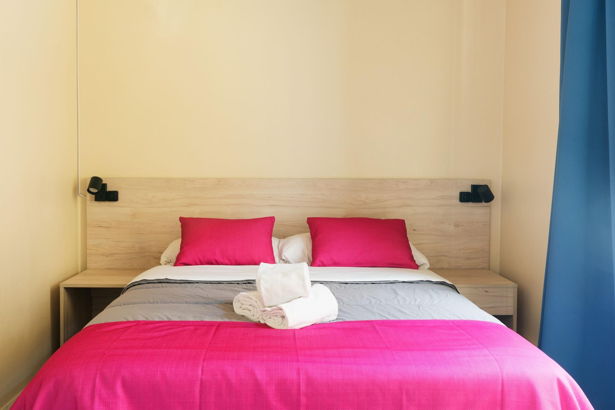 Red Nest Hostel Valencia Ngoại thất bức ảnh