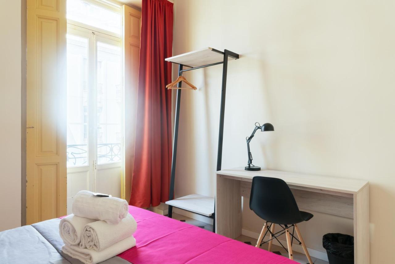 Red Nest Hostel Valencia Ngoại thất bức ảnh