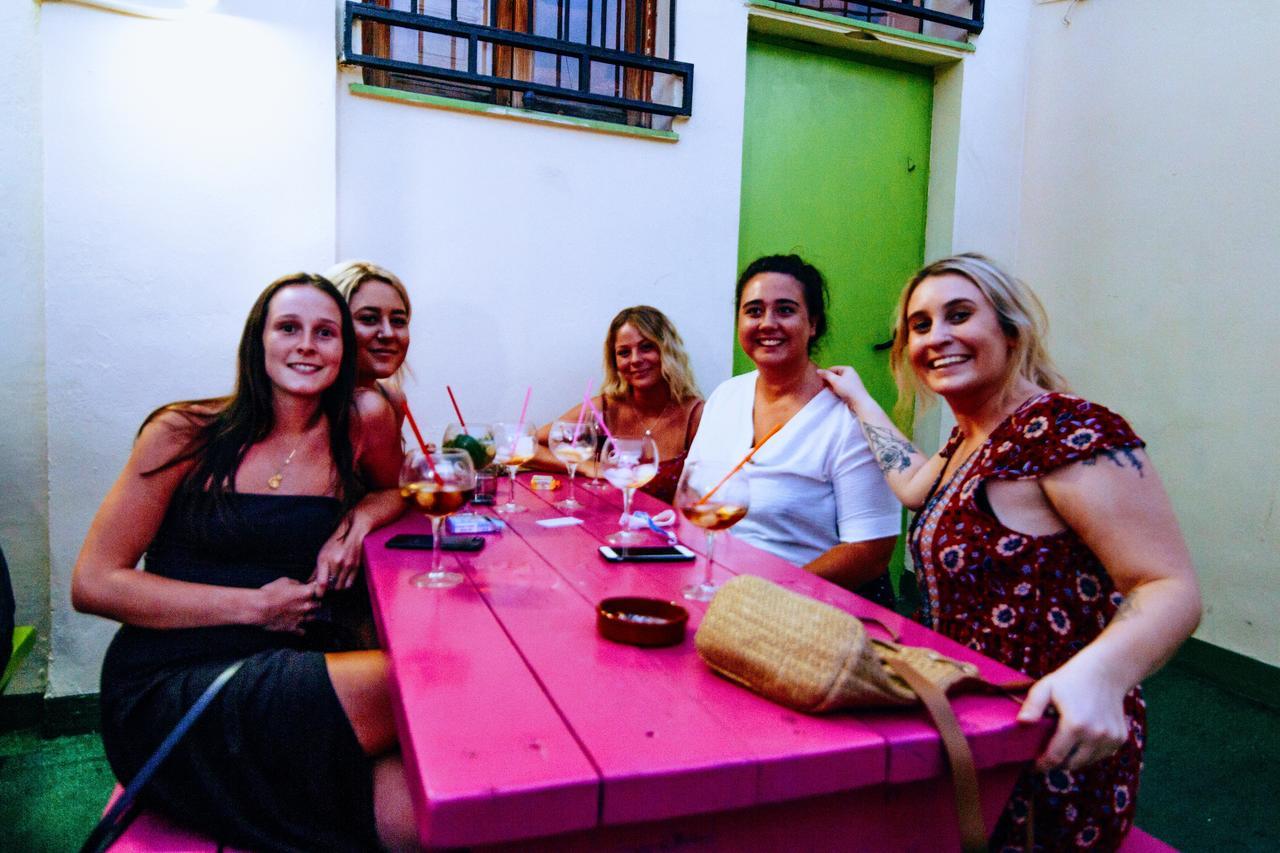 Red Nest Hostel Valencia Ngoại thất bức ảnh