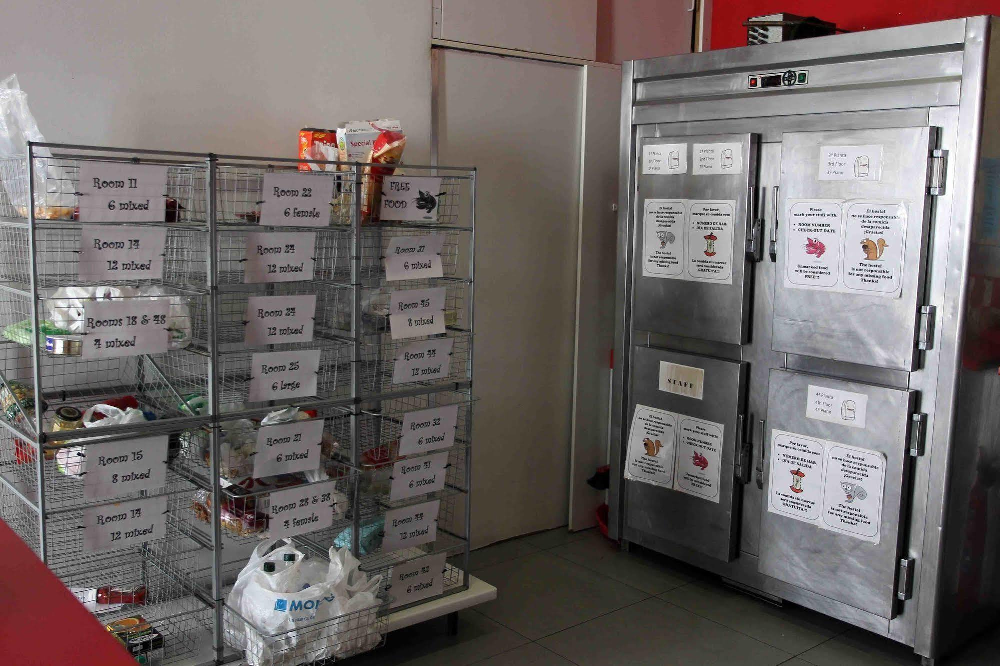Red Nest Hostel Valencia Ngoại thất bức ảnh