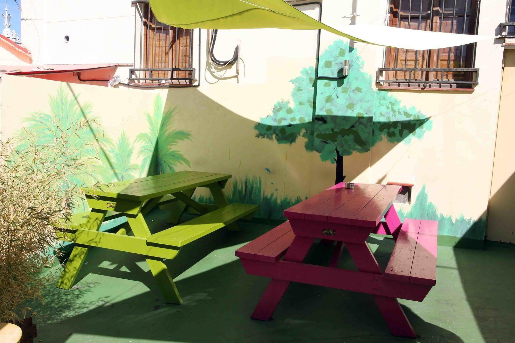 Red Nest Hostel Valencia Ngoại thất bức ảnh