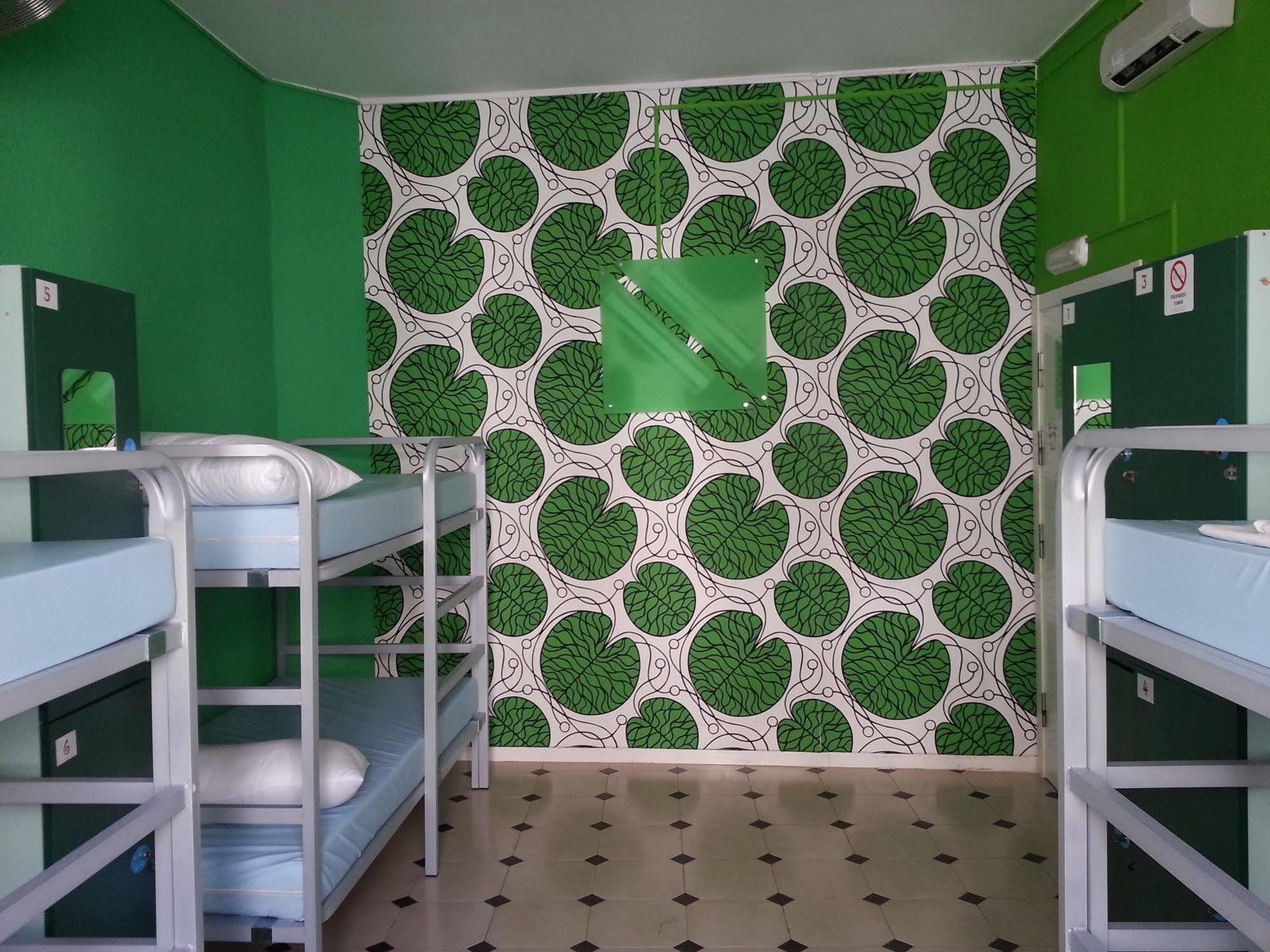 Red Nest Hostel Valencia Ngoại thất bức ảnh