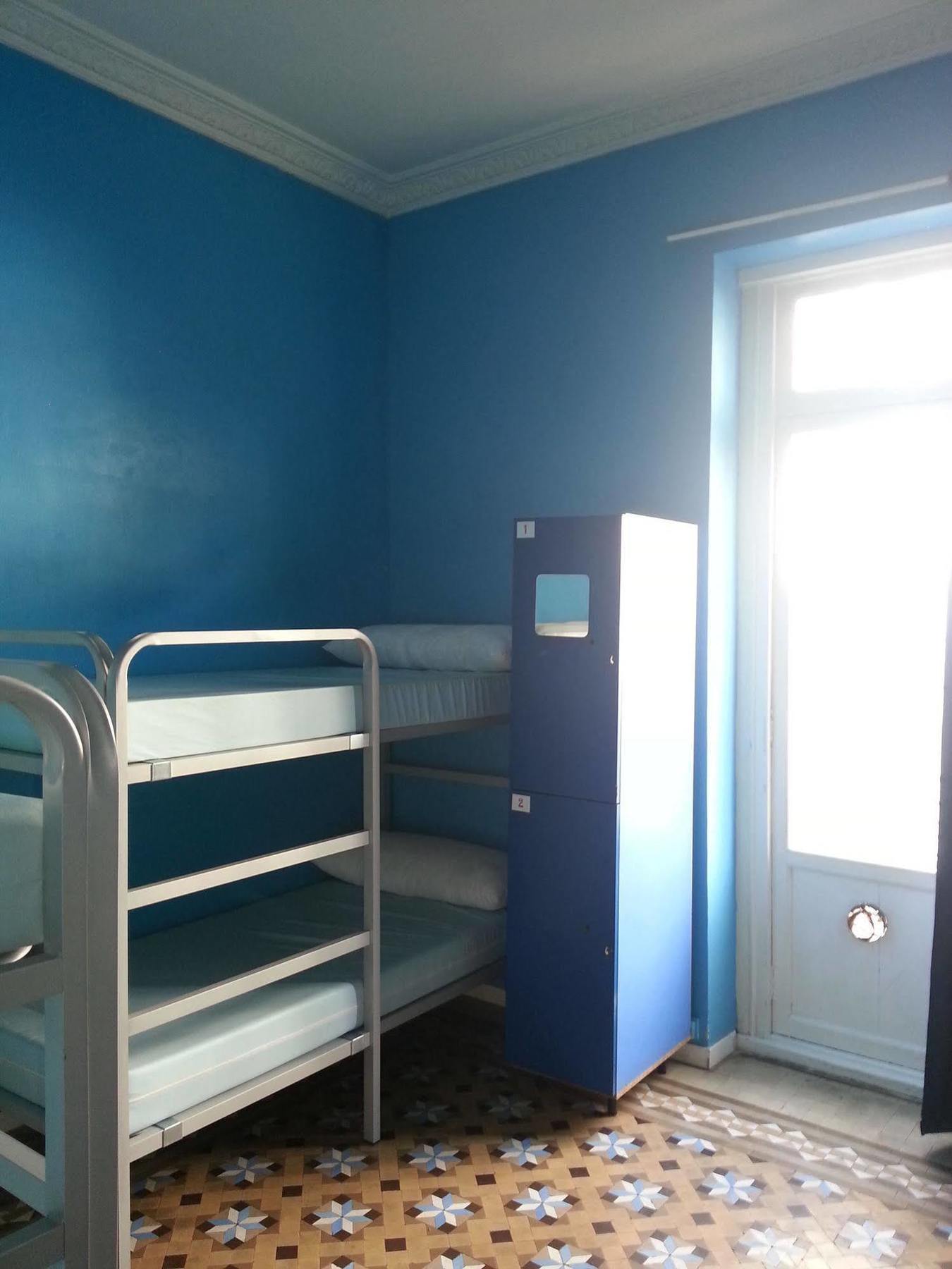 Red Nest Hostel Valencia Ngoại thất bức ảnh