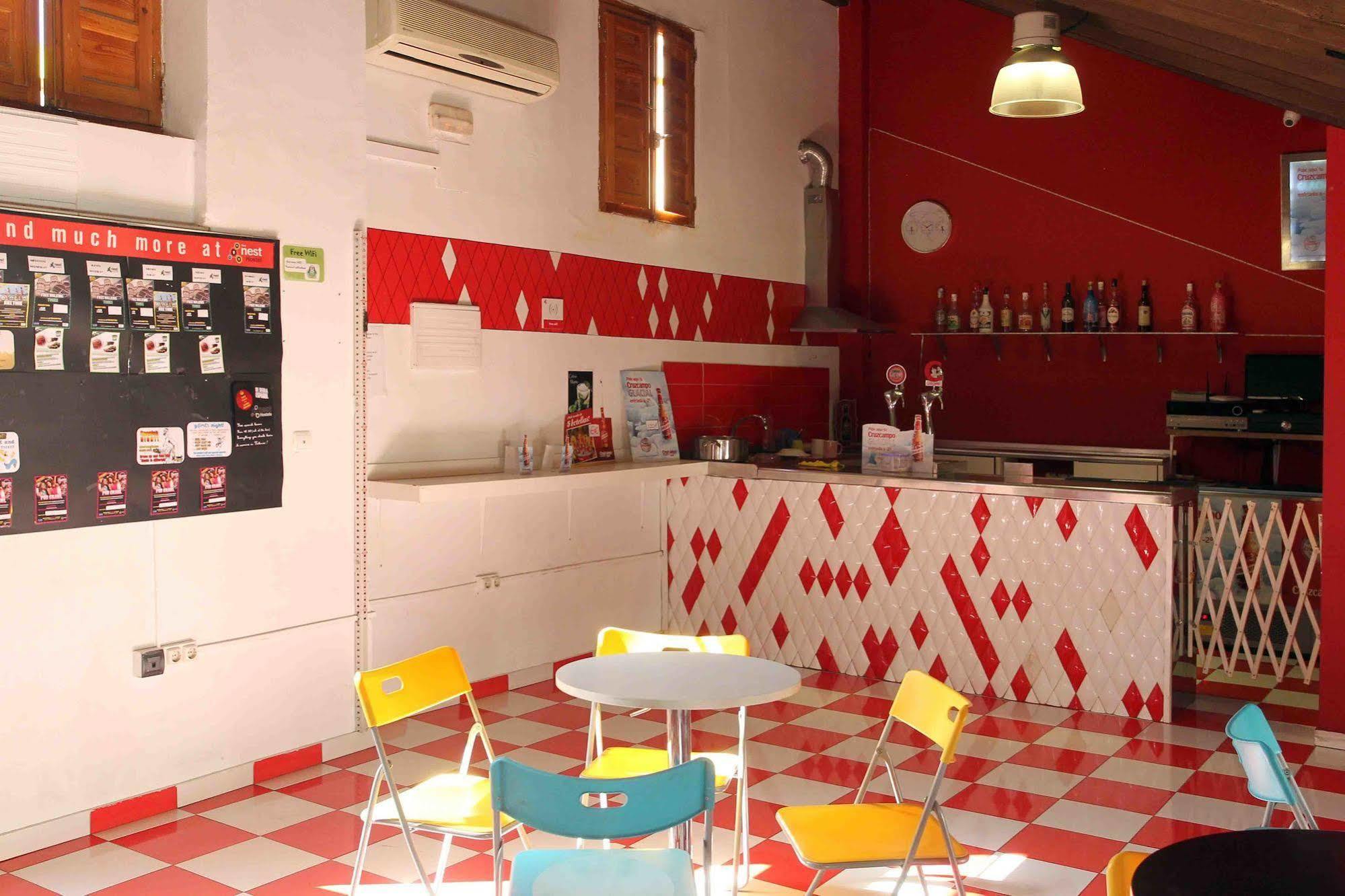 Red Nest Hostel Valencia Ngoại thất bức ảnh