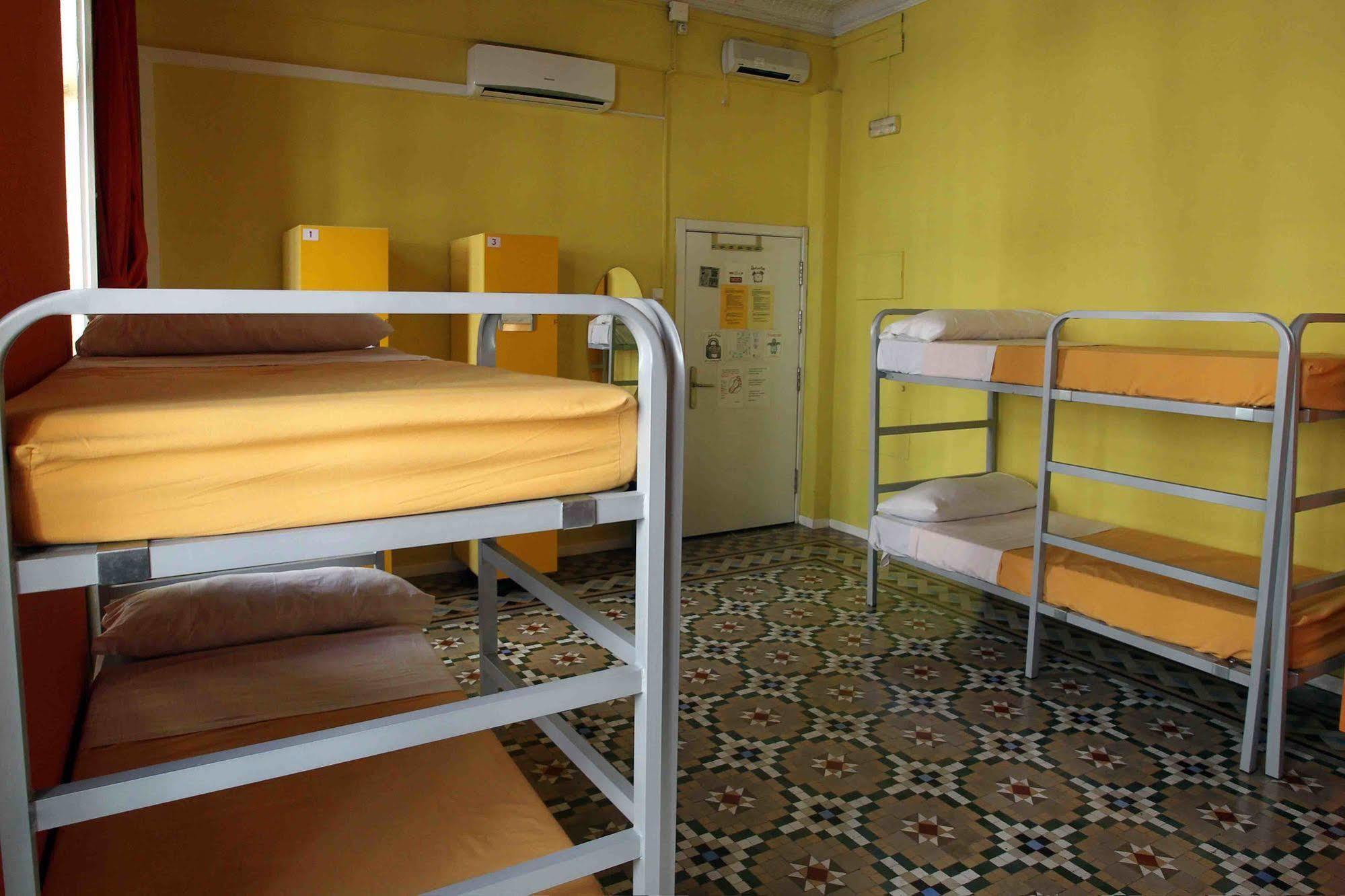 Red Nest Hostel Valencia Ngoại thất bức ảnh