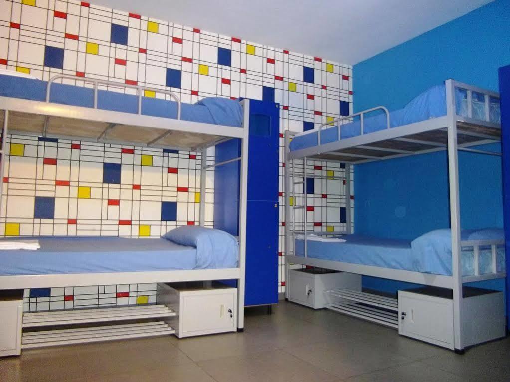 Red Nest Hostel Valencia Ngoại thất bức ảnh