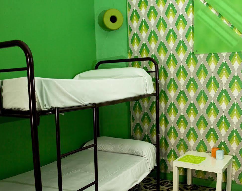 Red Nest Hostel Valencia Ngoại thất bức ảnh