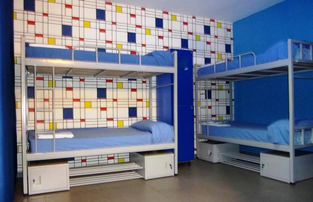 Red Nest Hostel Valencia Ngoại thất bức ảnh
